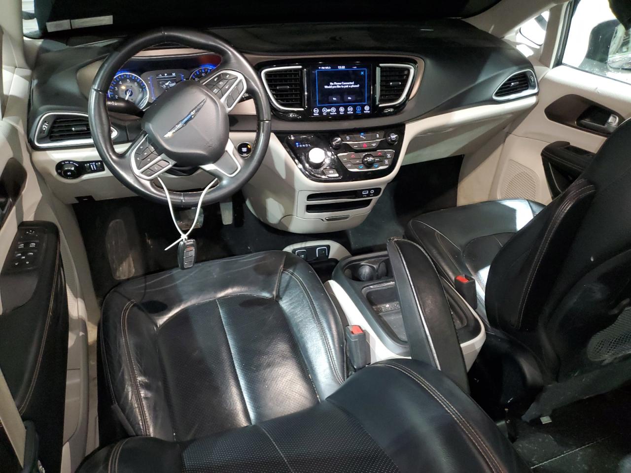 2018 Chrysler Pacifica - Image 8