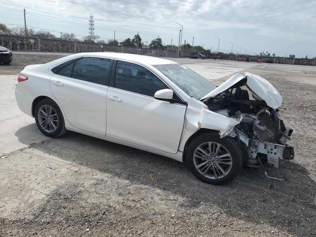 4T1BF1FK3GU128561 TOYOTA CAMRY 2016