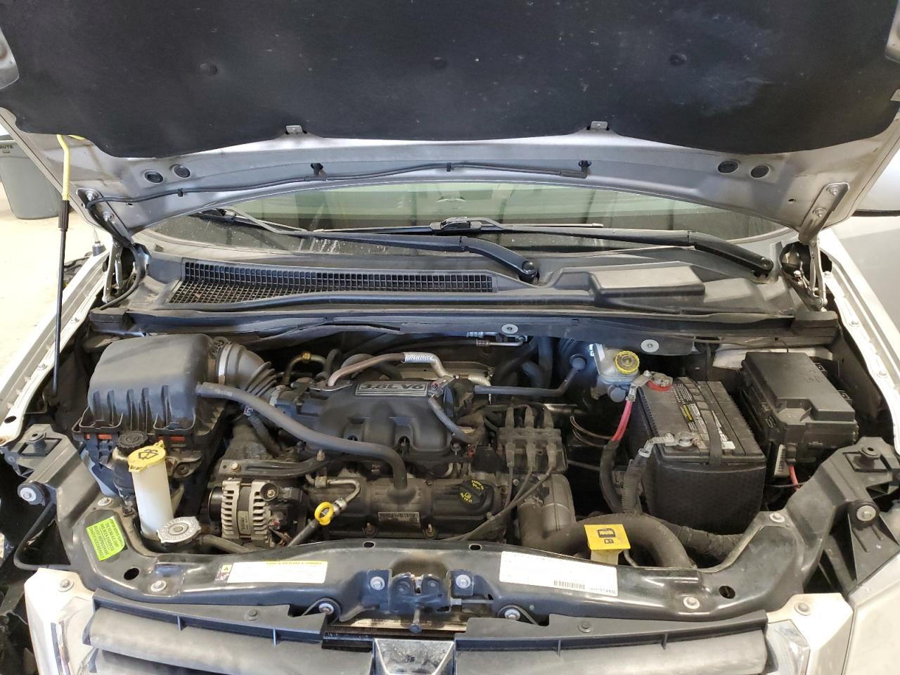 2008 Dodge Caravan - Image 12