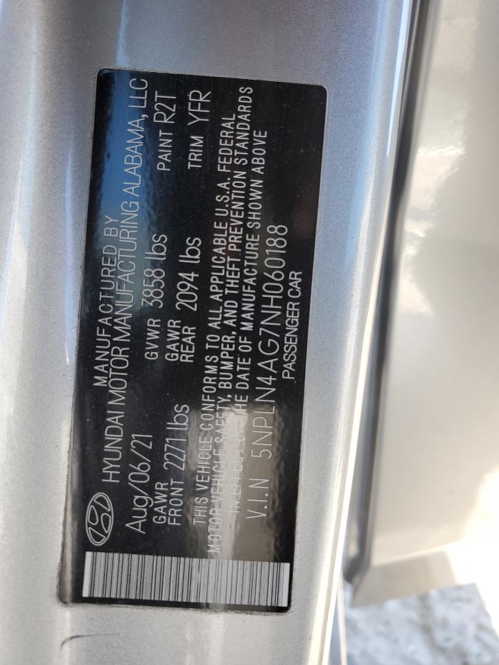 2022 Hyundai Elantra - Image 12