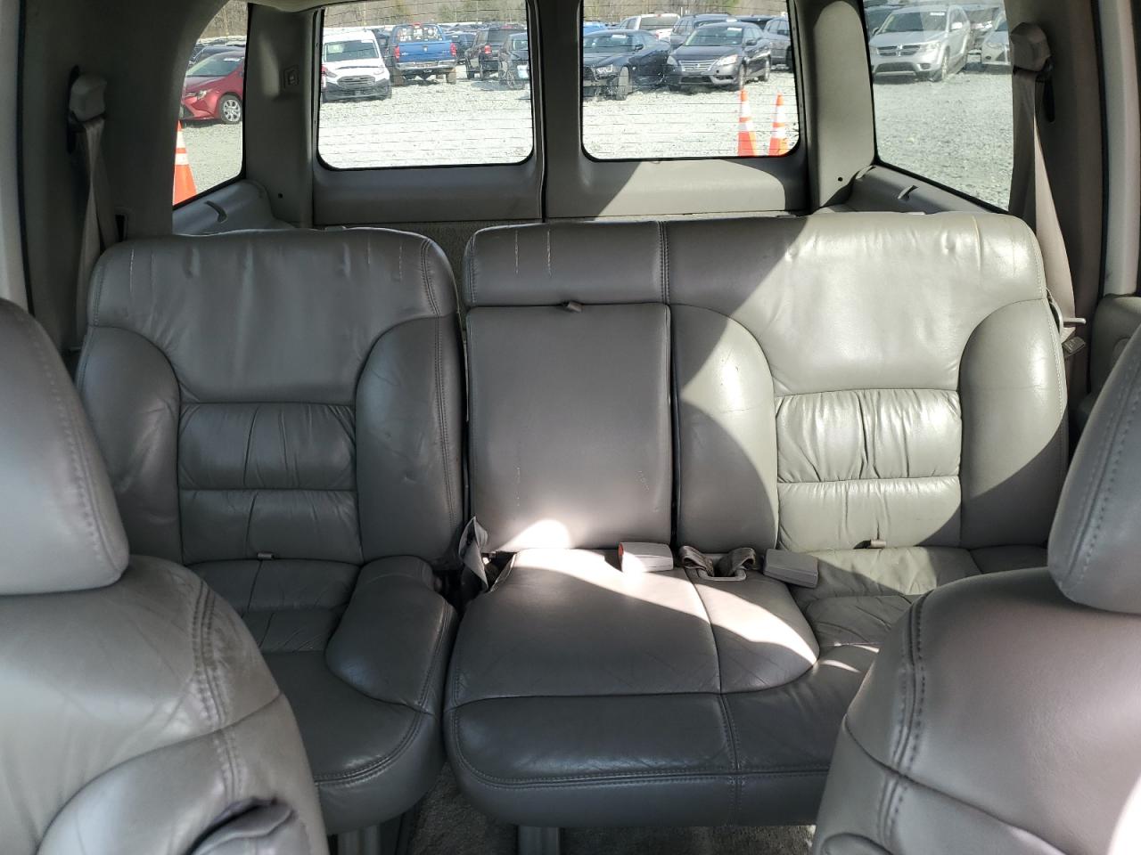 1999 Chevrolet Tahoe - Image 10