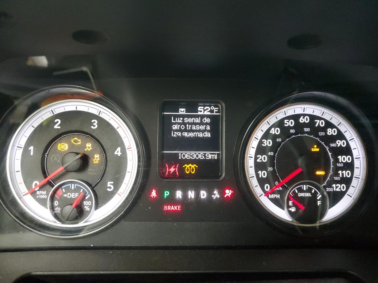 2015 RAM 3500 - Image 9