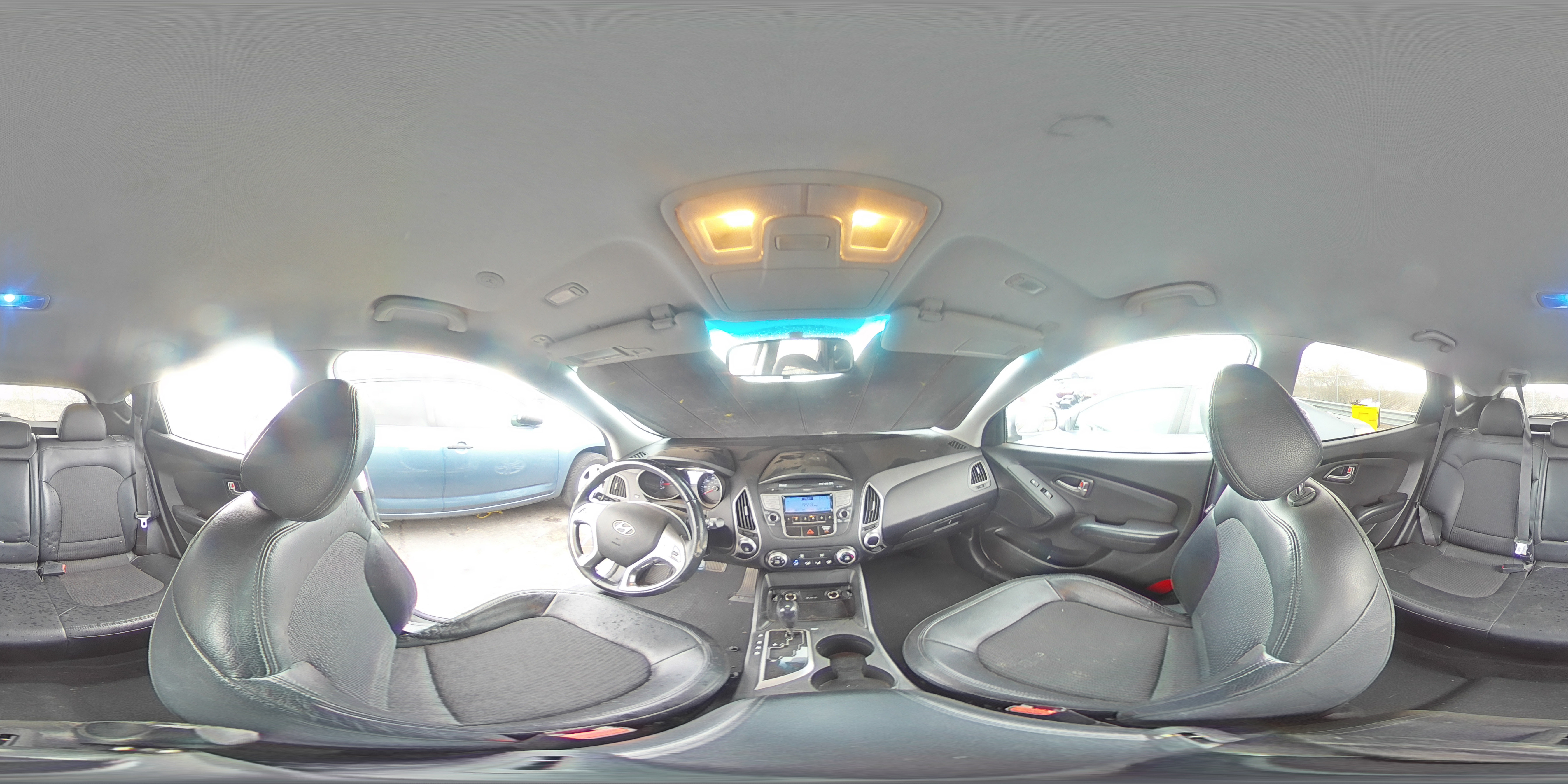 2011 Hyundai Tucson - Image 13