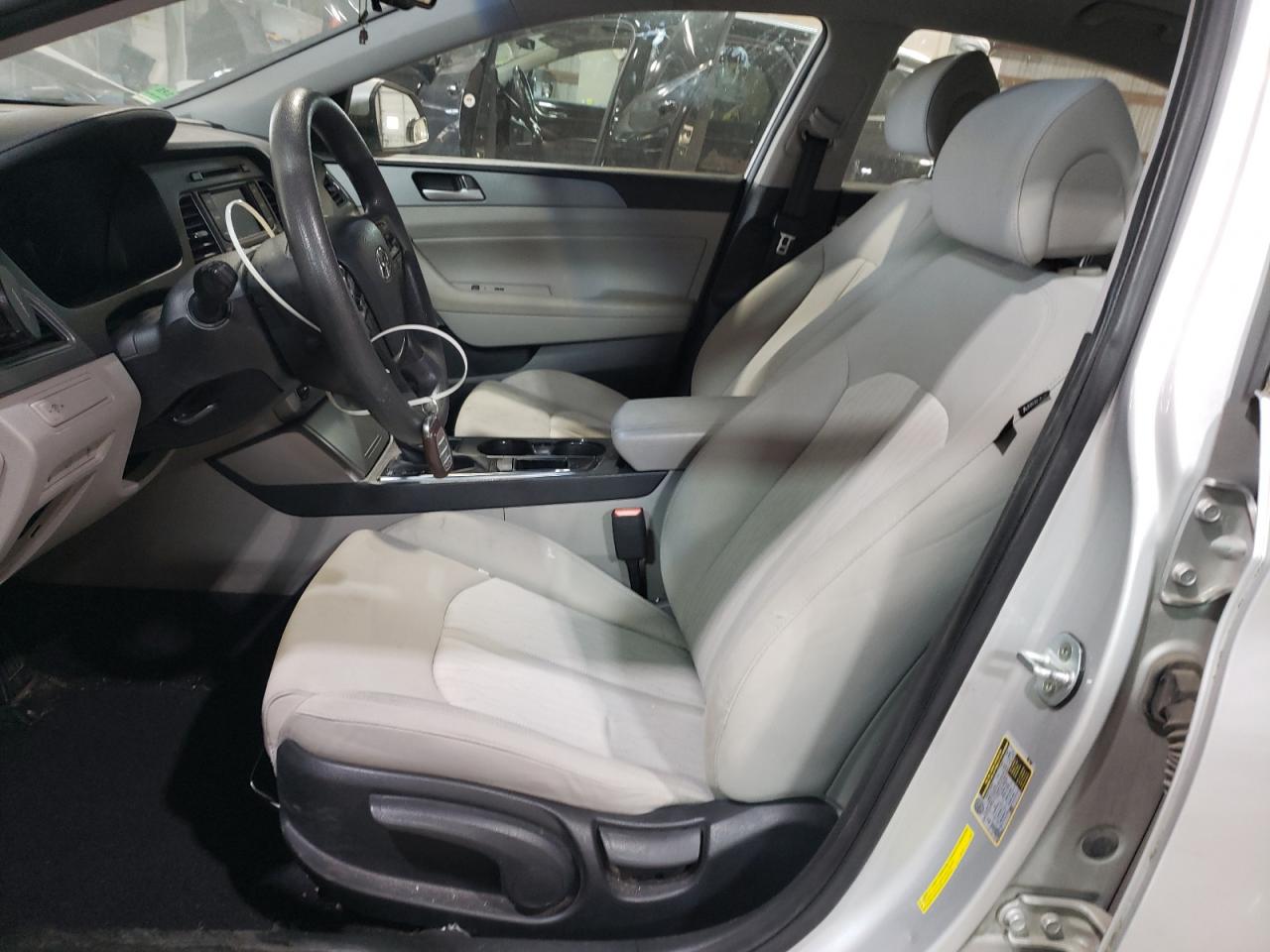 2016 Hyundai Sonata - Image 7
