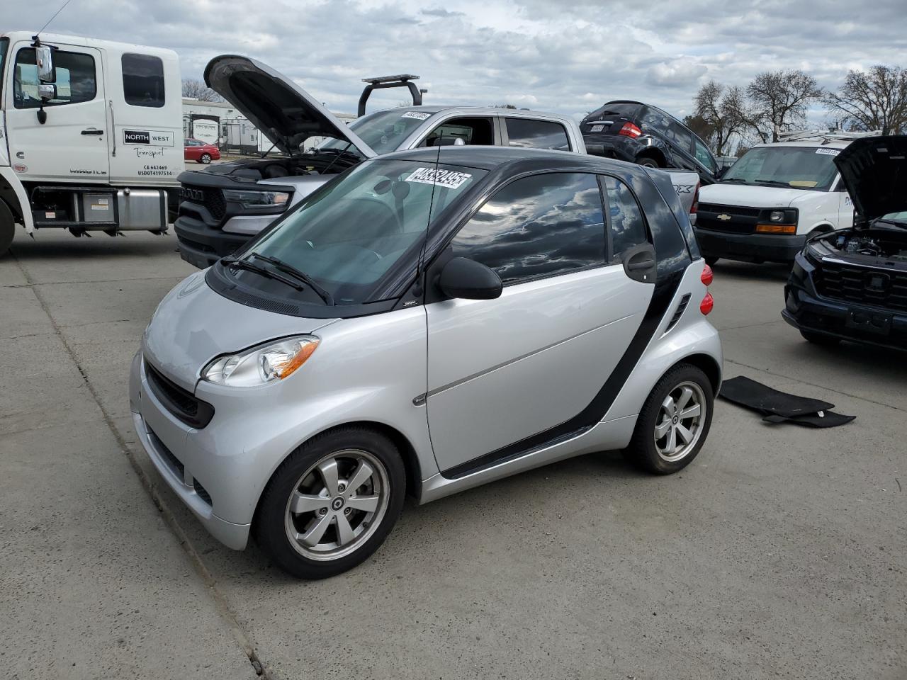 Sacramento, CA에서 판매 중인 2012 Smart Fortwo Pure - Minor Dent/Scratches