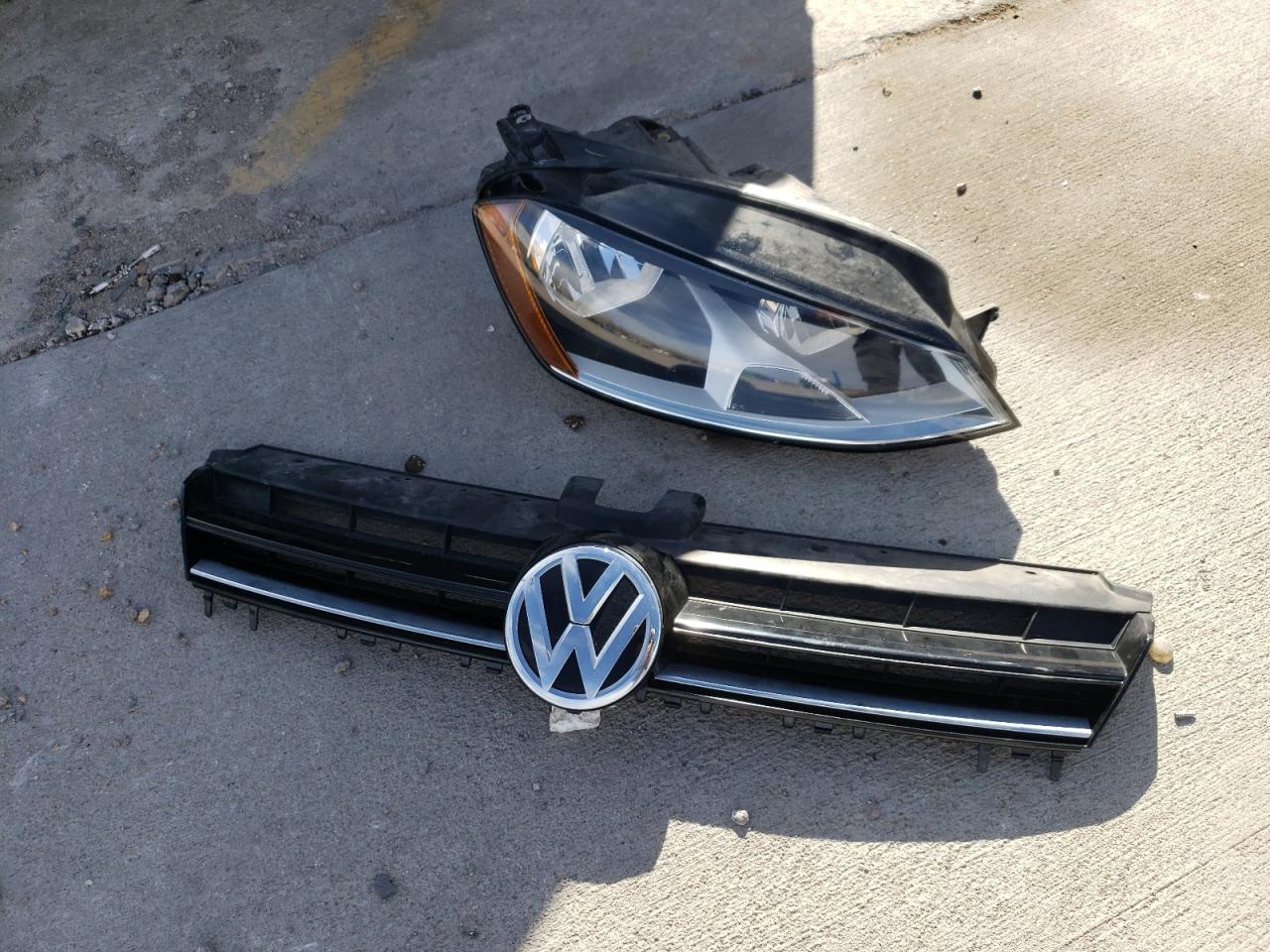 2017 Volkswagen Golf - Image 12