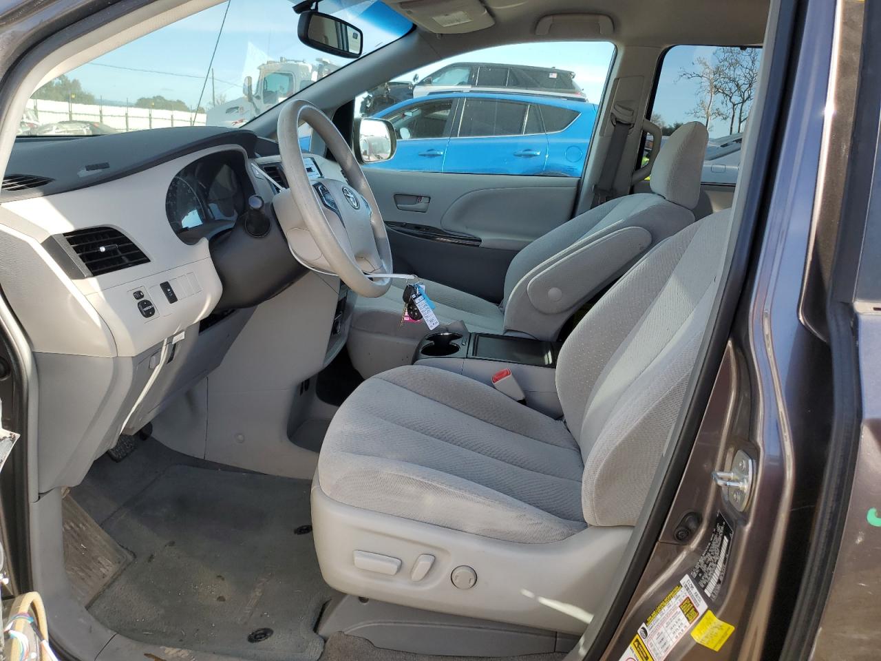 2013 Toyota Sienna - Image 7