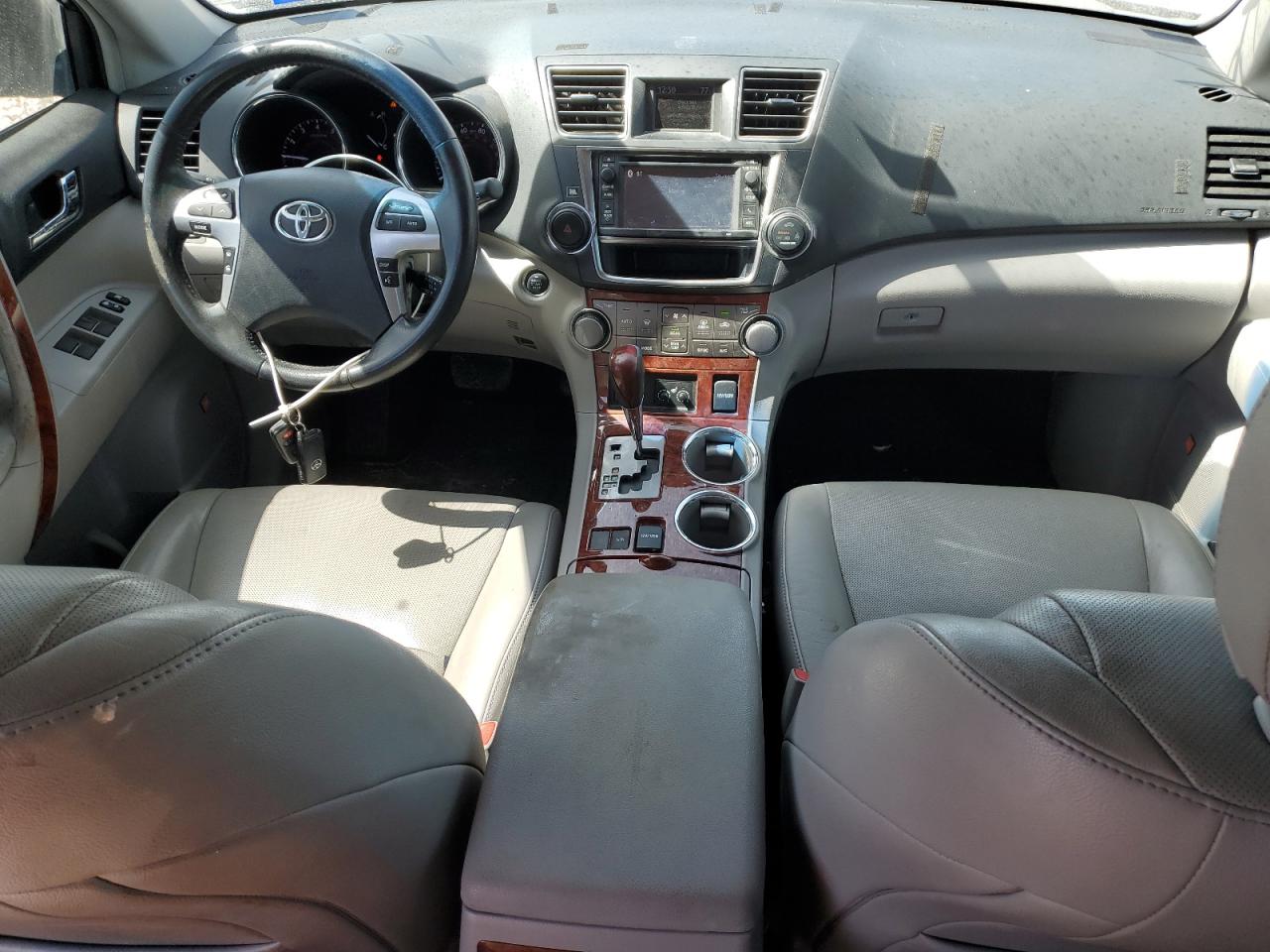 2013 Toyota Highlander - Image 8