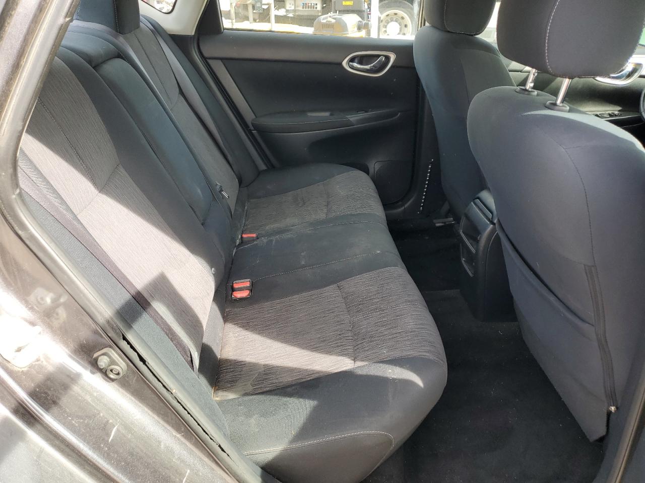 2015 Nissan Sentra - Image 10