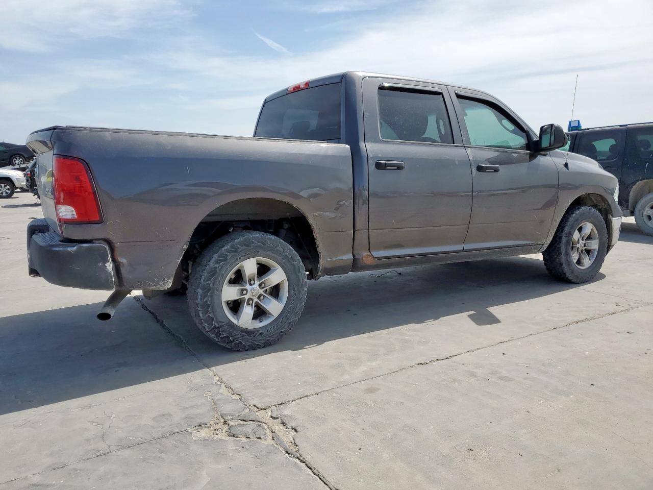2015 RAM 1500 - Image 3