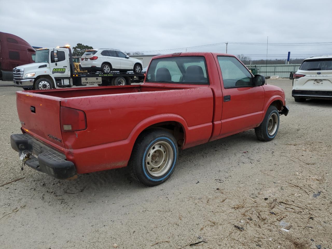 2003 Chevrolet S-10 Pickup - Image 3