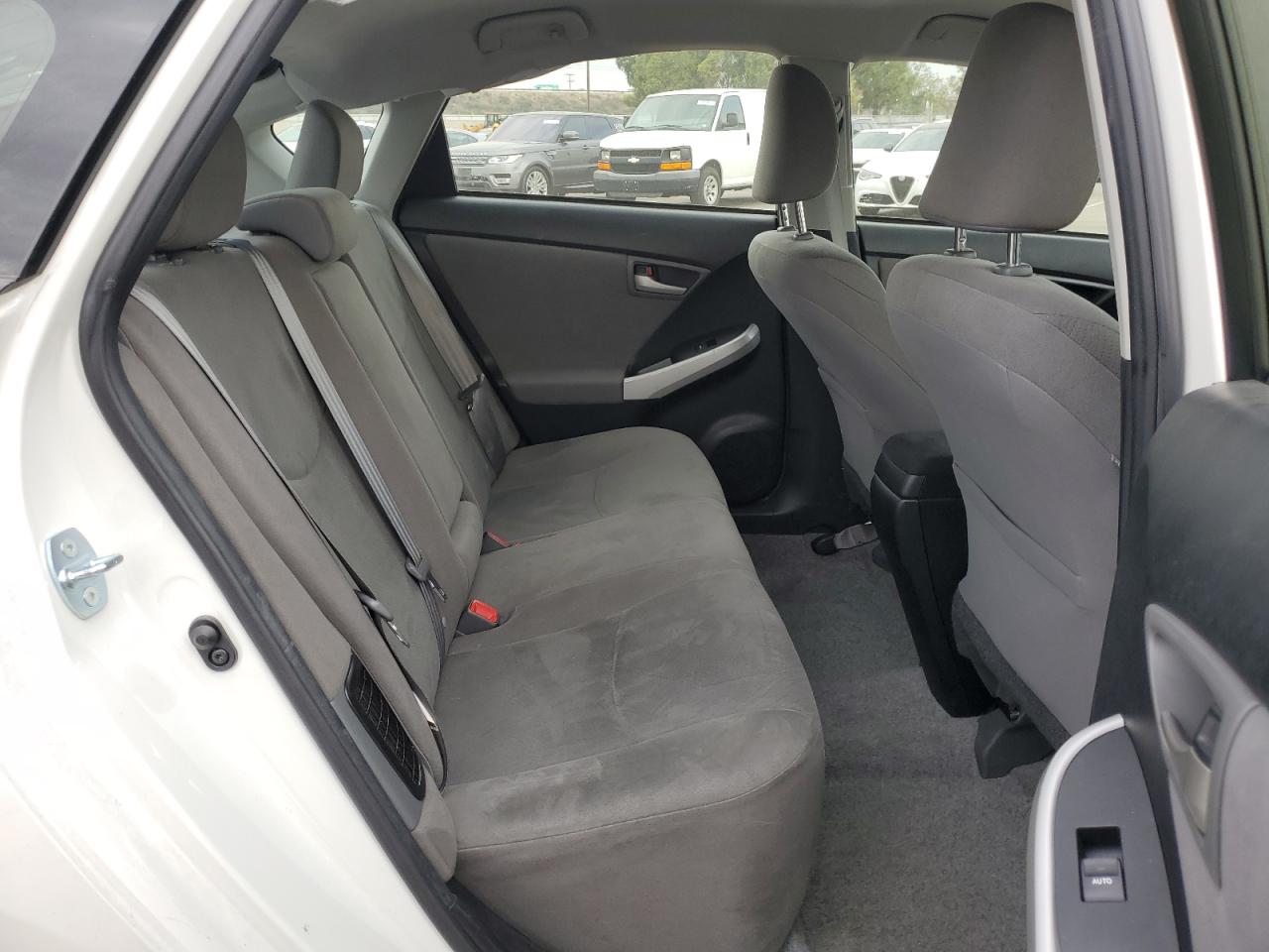 2015 Toyota Prius - Image 11