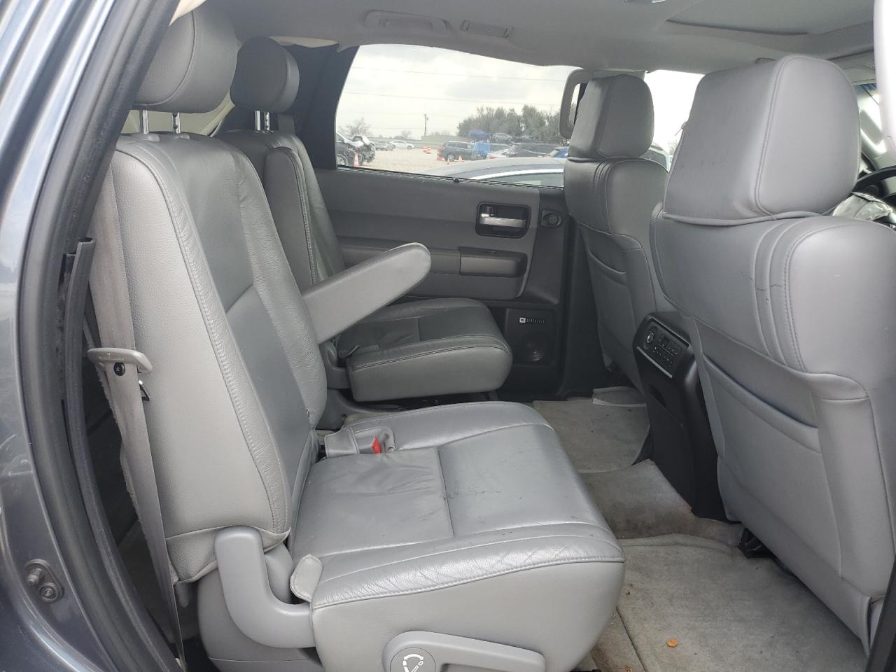 2010 Toyota Sequoia - Image 11
