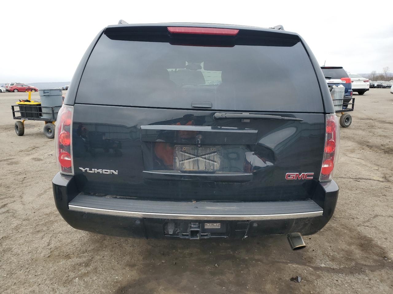 2013 GMC Yukon - Image 6