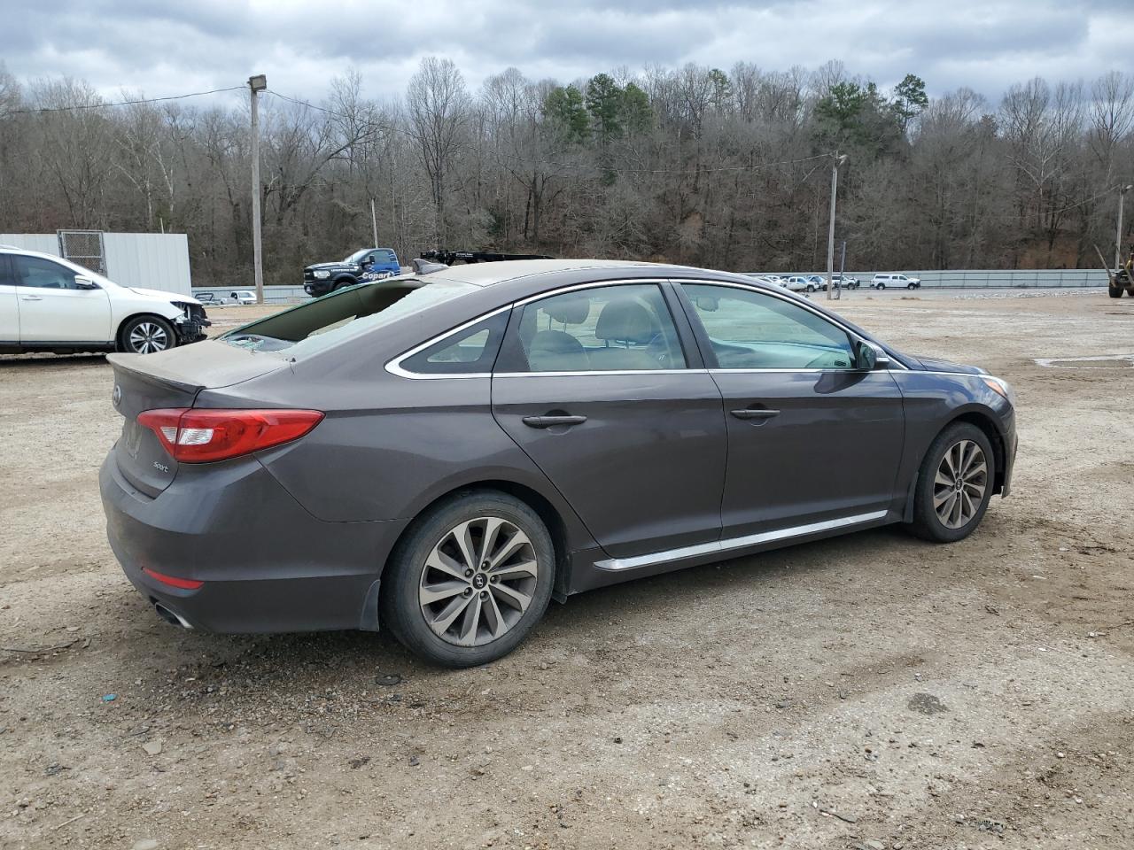 2015 Hyundai Sonata - Image 3