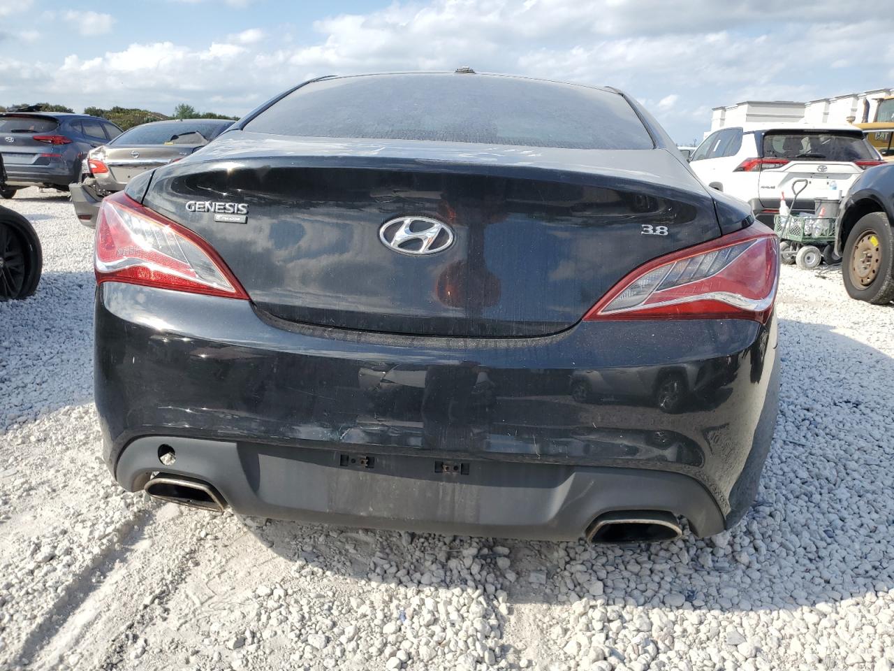 2015 Hyundai Genesis - Image 6