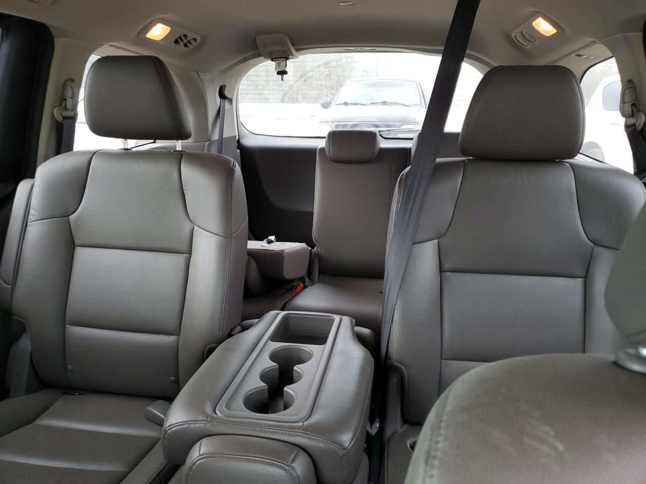 2014 Honda Odyssey - Image 11
