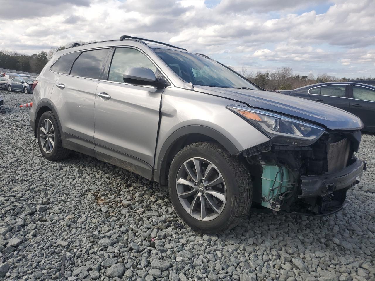 2017 Hyundai Santa Fe - Image 4