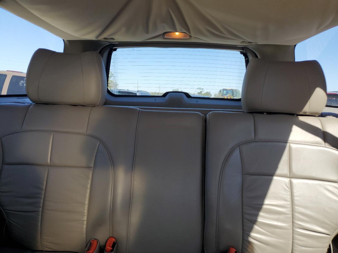 2004 Jeep Grand Cherokee - Image 10