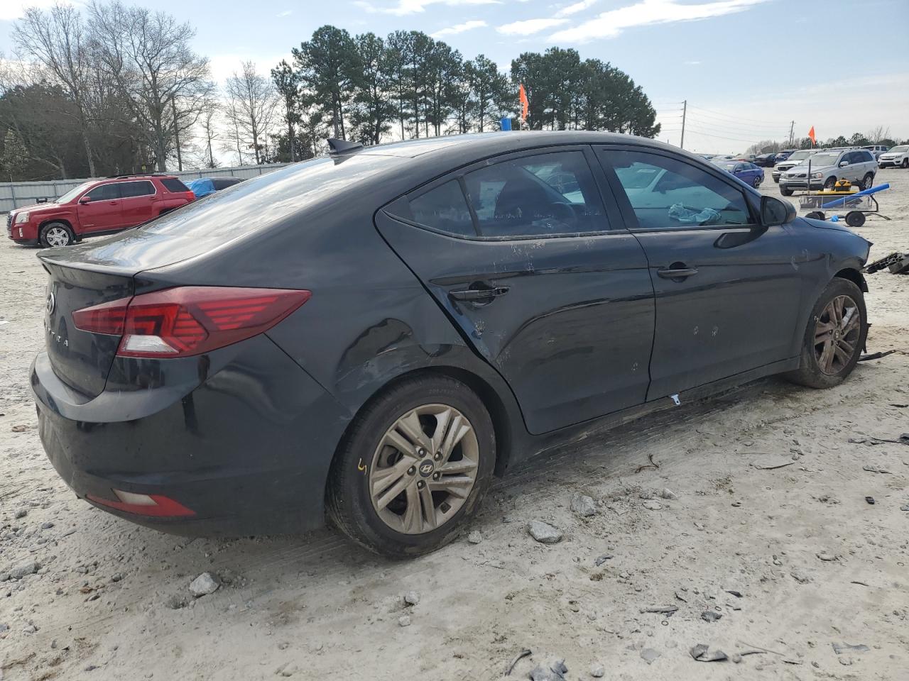2019 Hyundai Elantra - Image 3