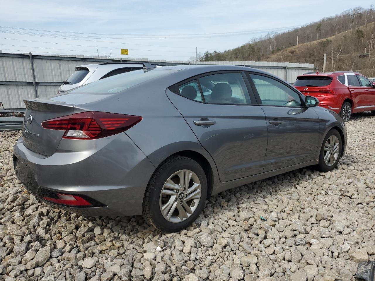 2019 Hyundai Elantra - Image 3
