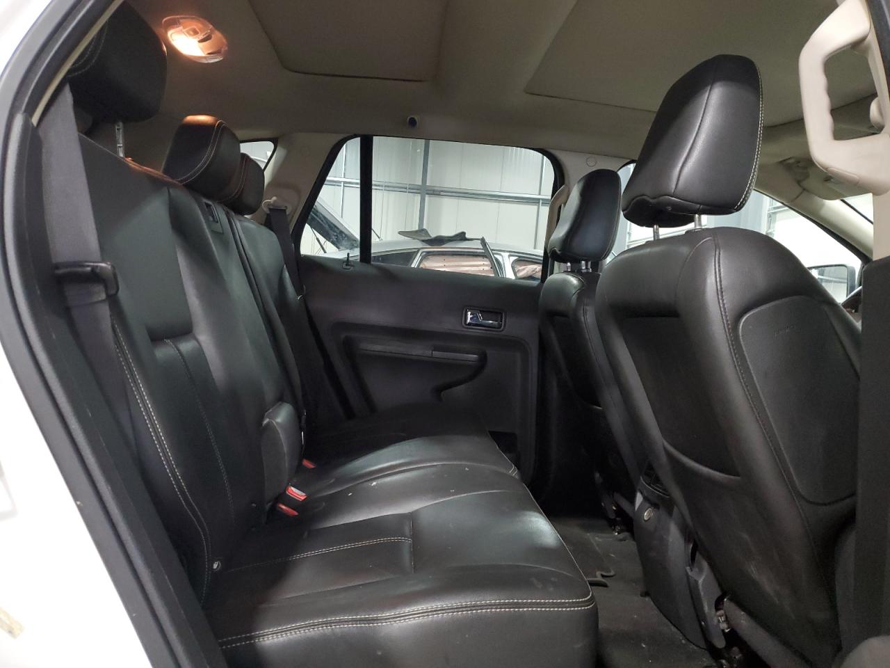 2010 Ford Edge - Image 11