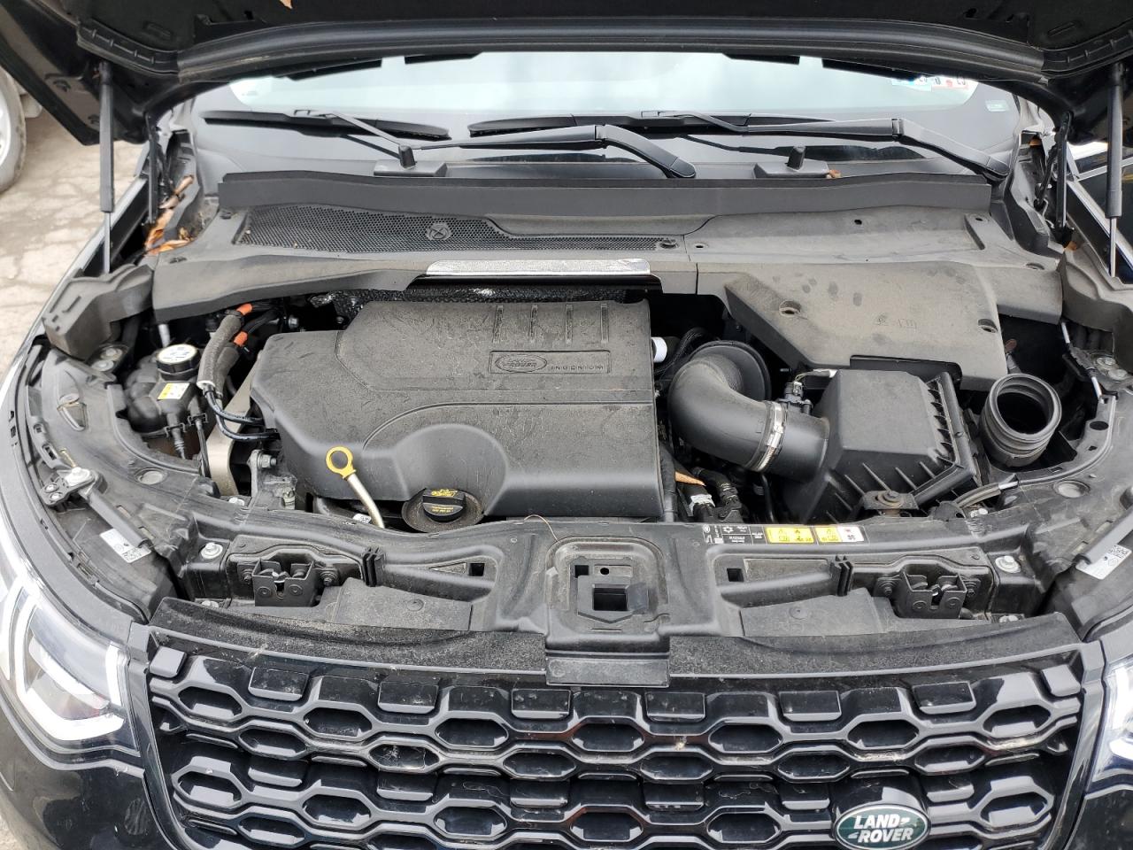 2023 Land Rover Discovery - Image 12