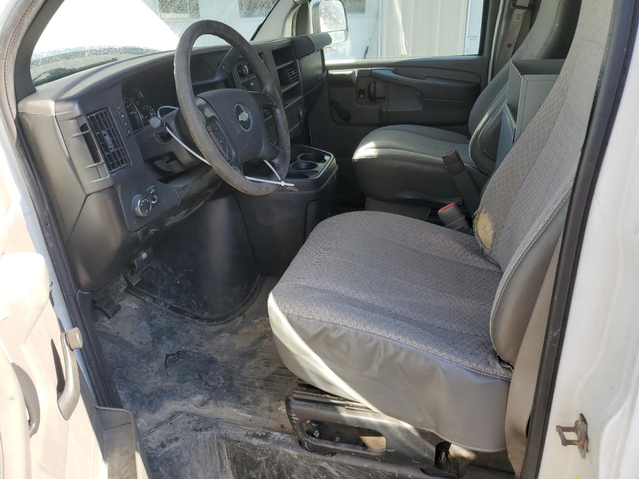 2011 Chevrolet Express - Image 7