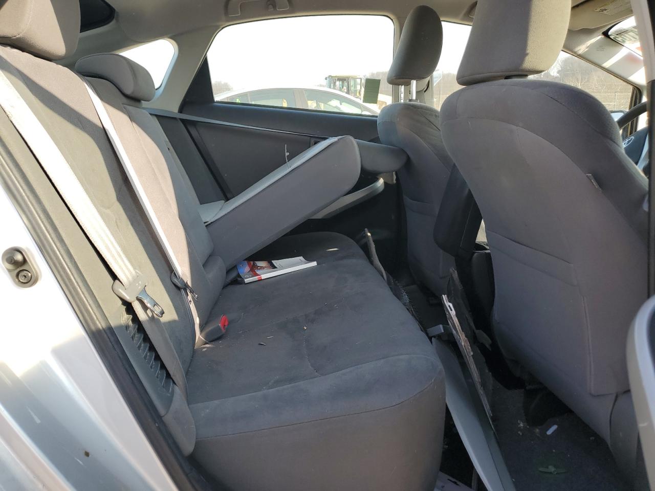 2012 Toyota Prius - Image 10