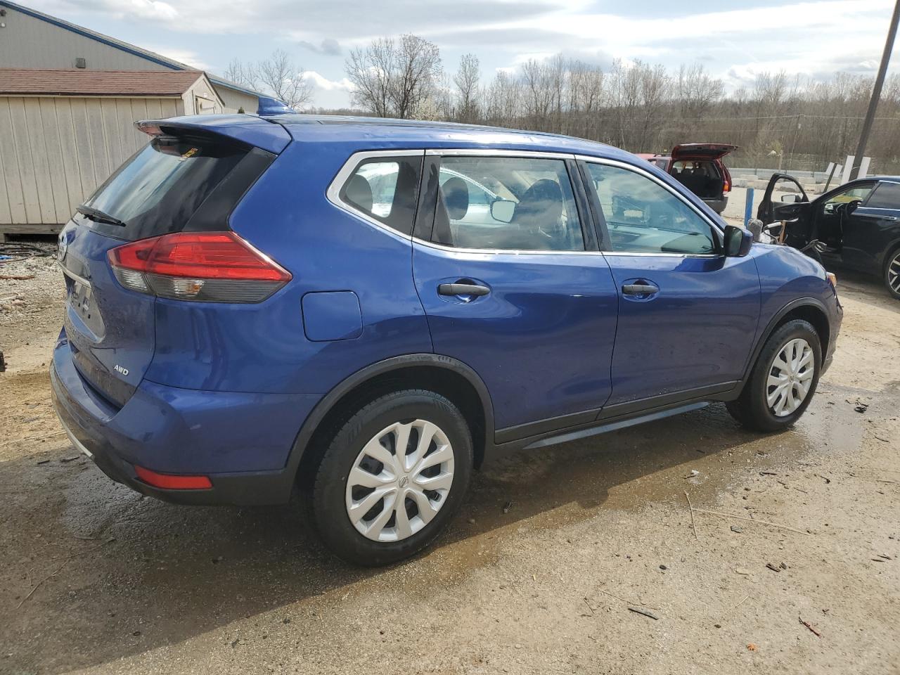 JN8AT2MV4HW008175 NISSAN ROGUE 2017