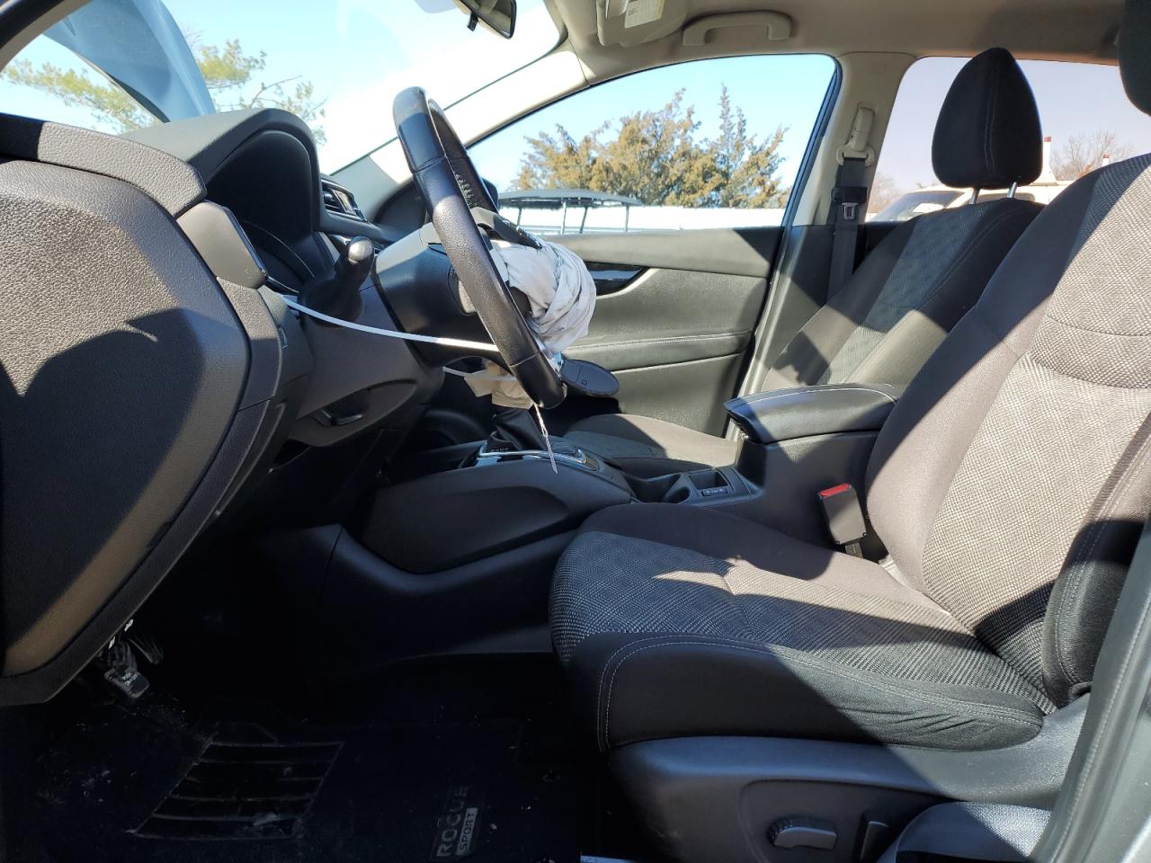 JN1BJ1CR2HW127396 NISSAN ROGUE 2017