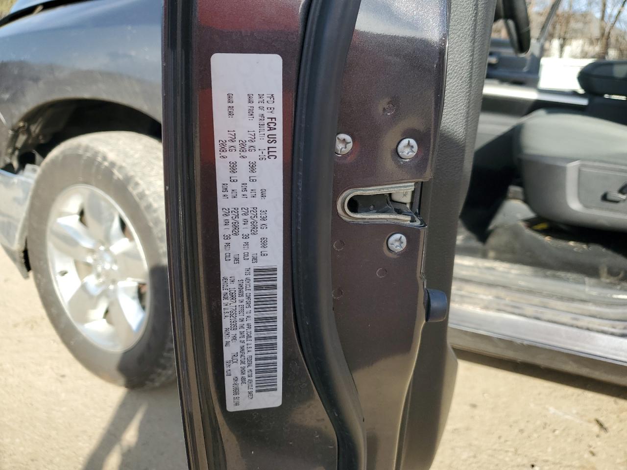 2016 RAM 1500 - Image 15