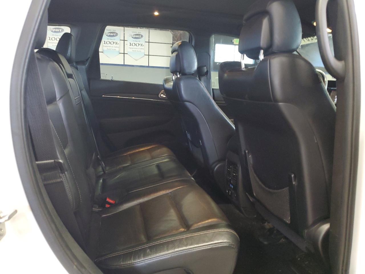 2016 Jeep Grand Cherokee - Image 11