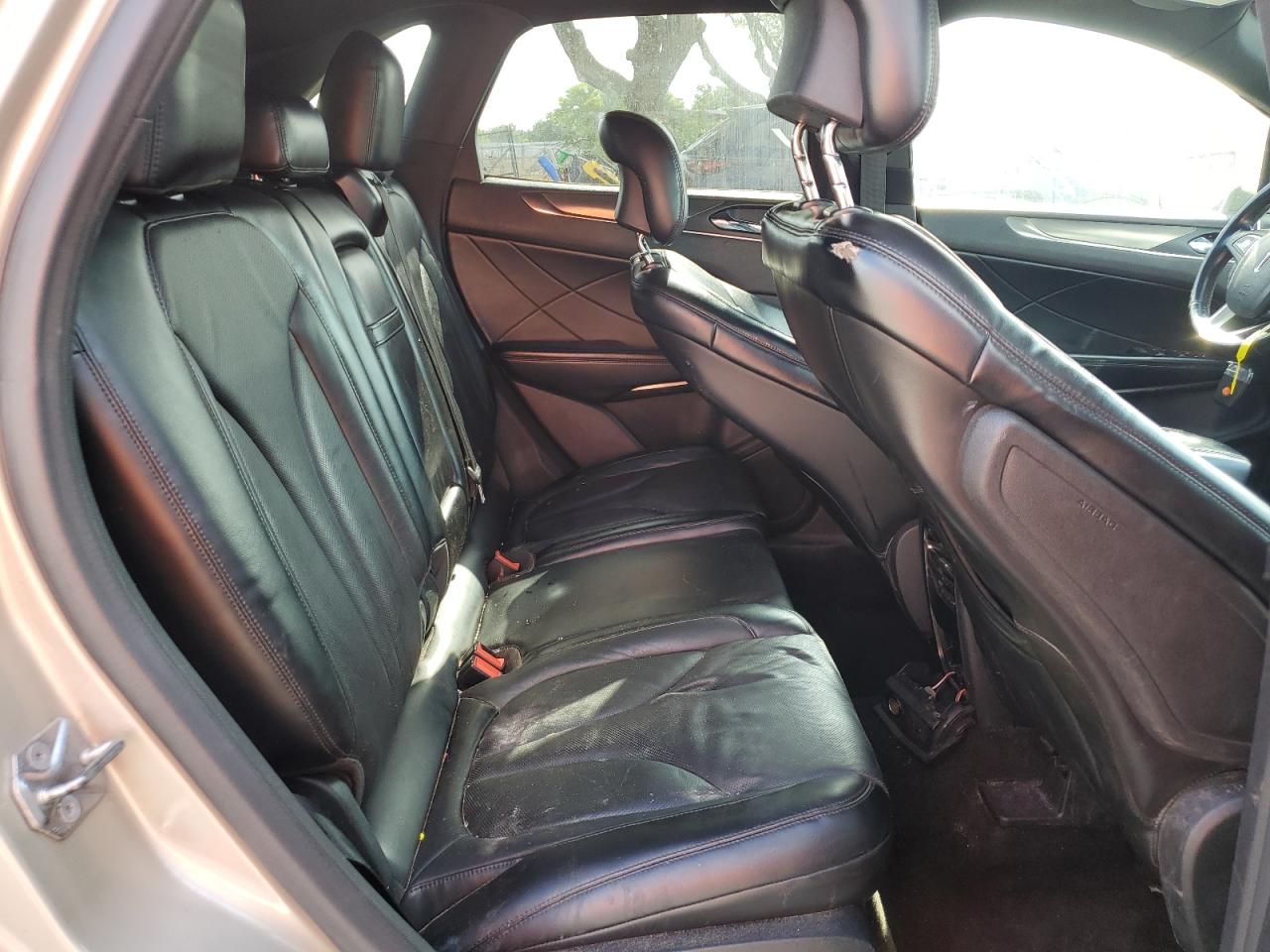 2015 Lincoln MKZ - Image 11