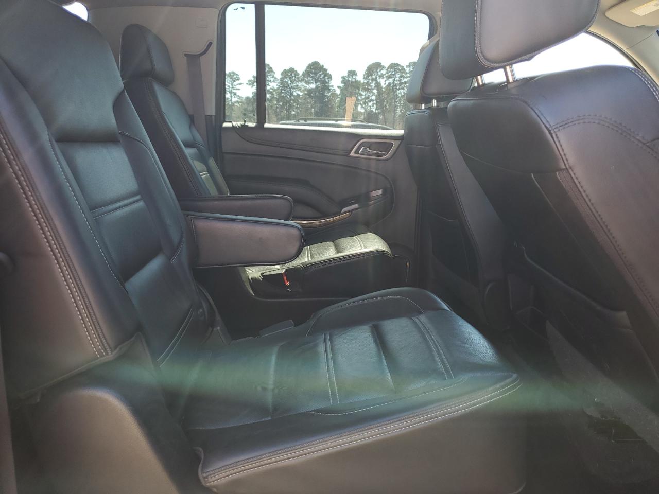 2017 GMC Yukon - Image 12