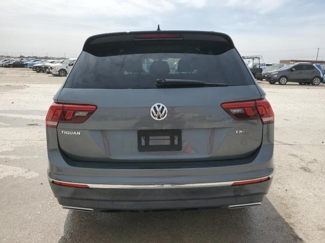  VOLKSWAGEN TIGUAN 2018 Серый