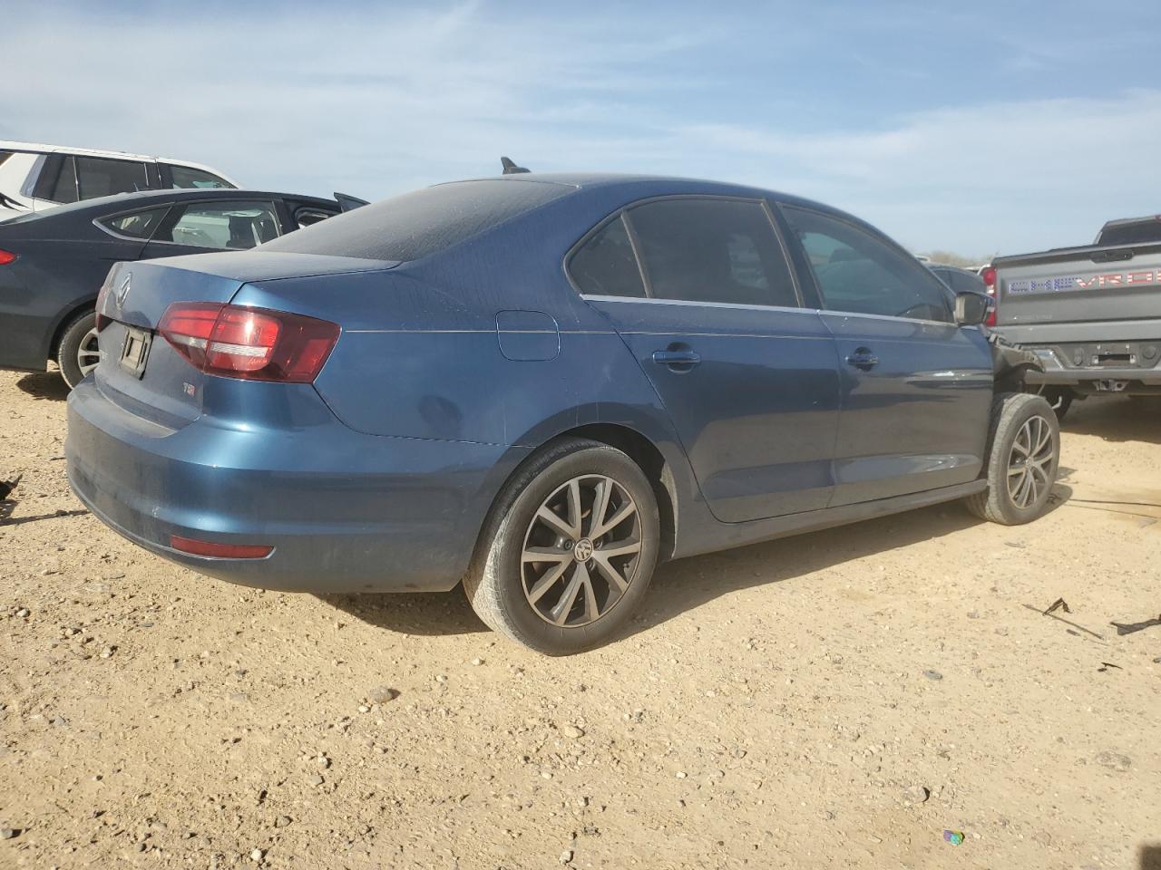 2018 Volkswagen Jetta - Image 3