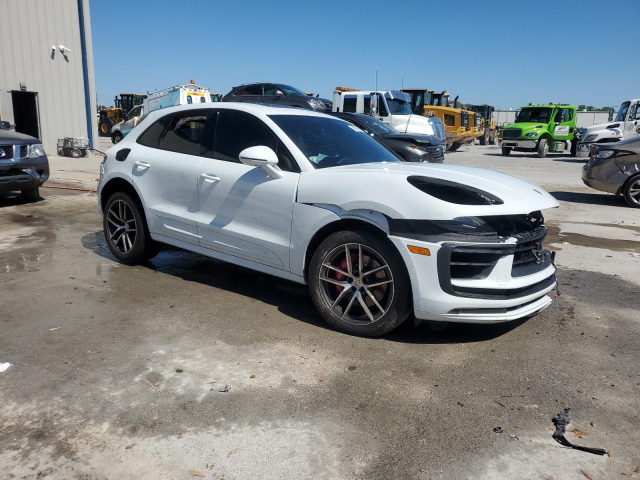2023 Porsche Macan - Image 4
