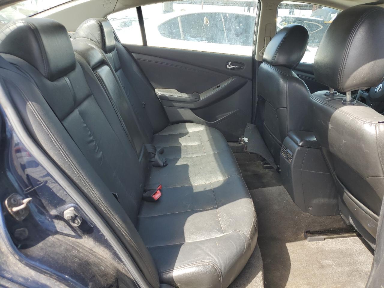 2010 Nissan Altima - Image 10