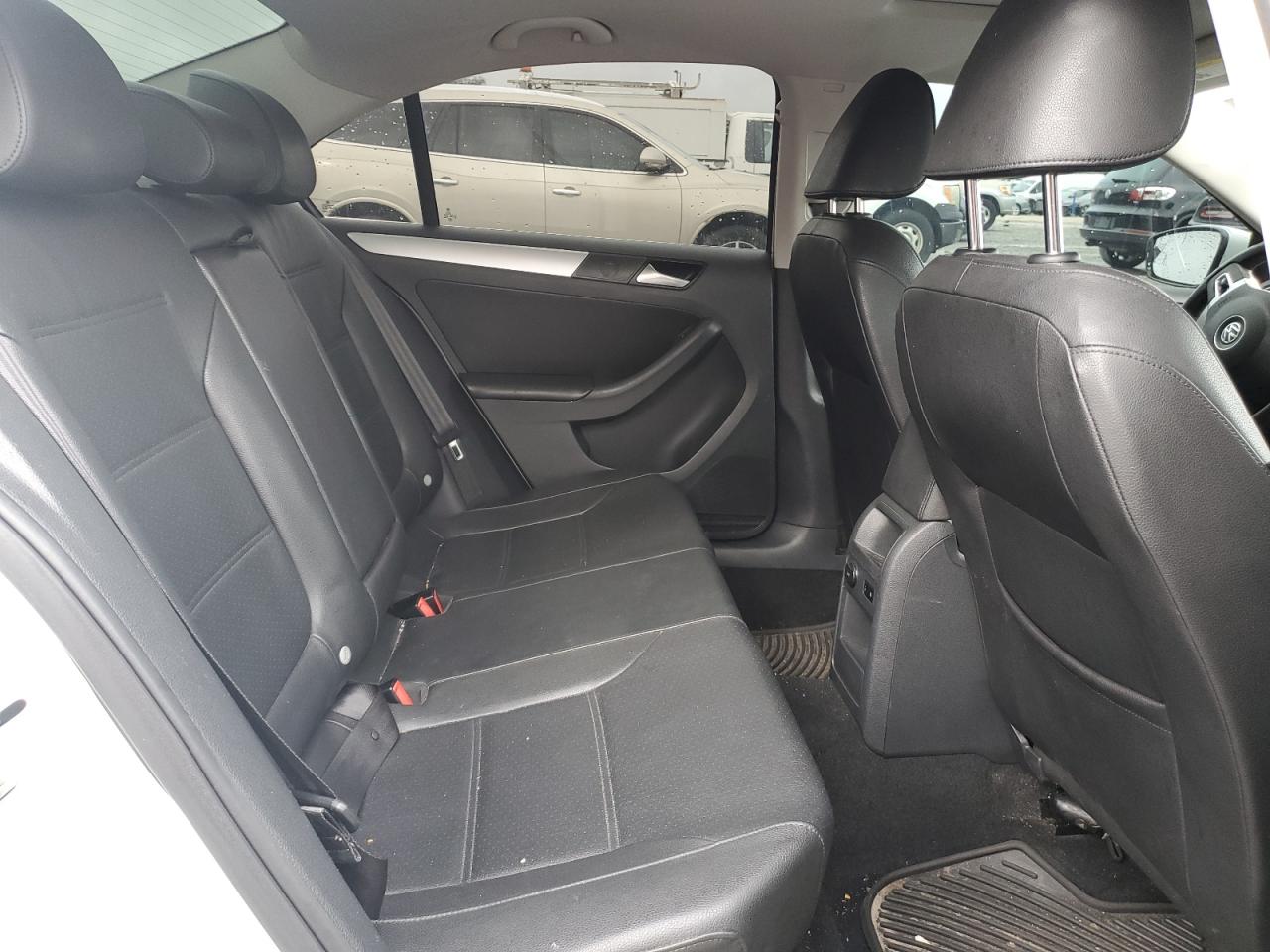 2014 Volkswagen Jetta - Image 10