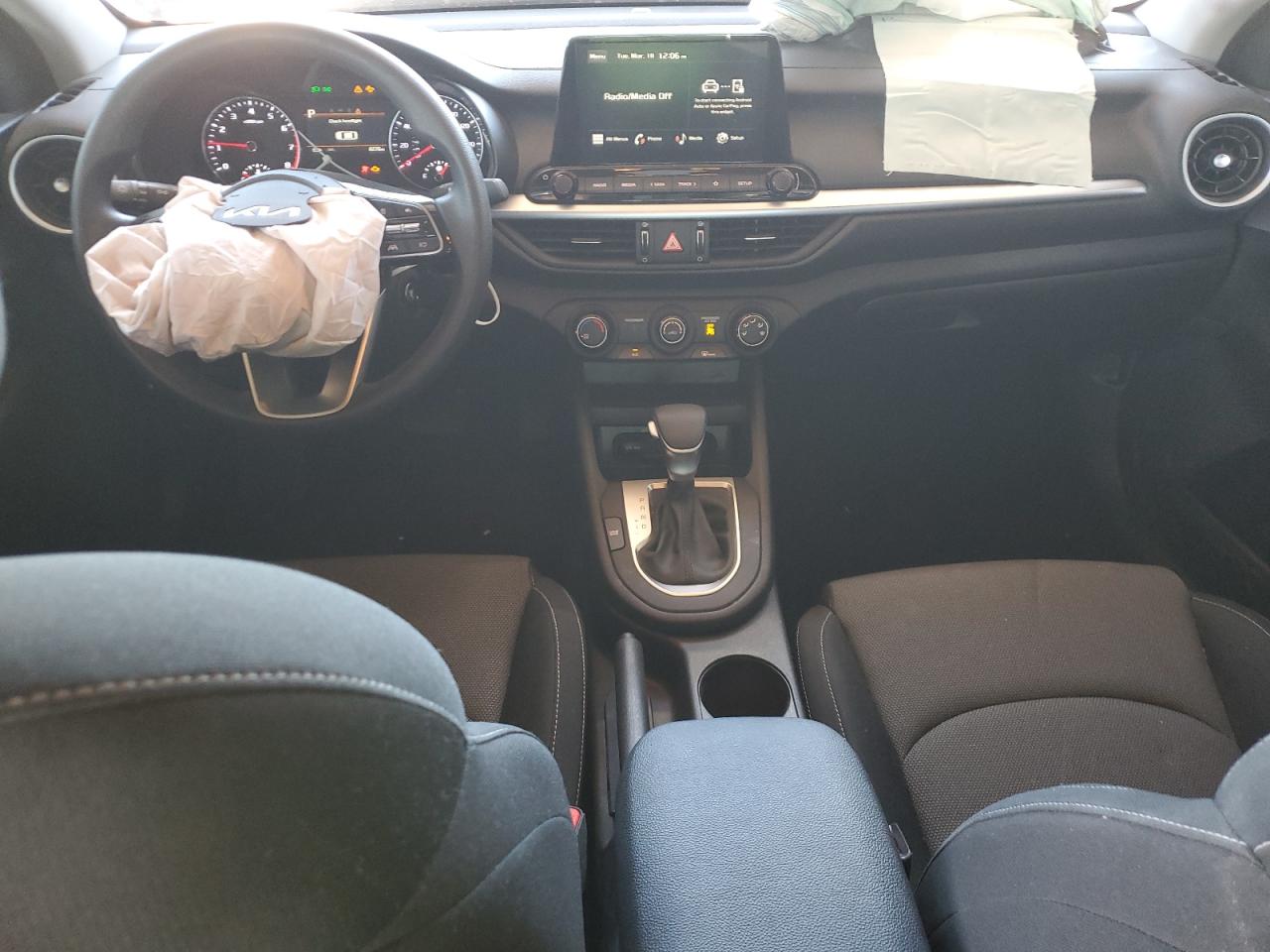 2024 Kia Forte - Image 8
