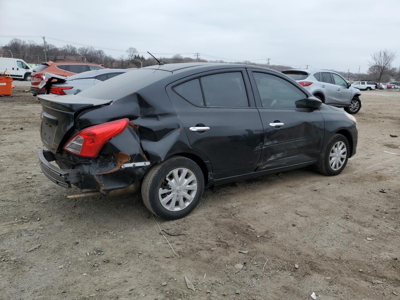 2015 Nissan Versa - Image 3