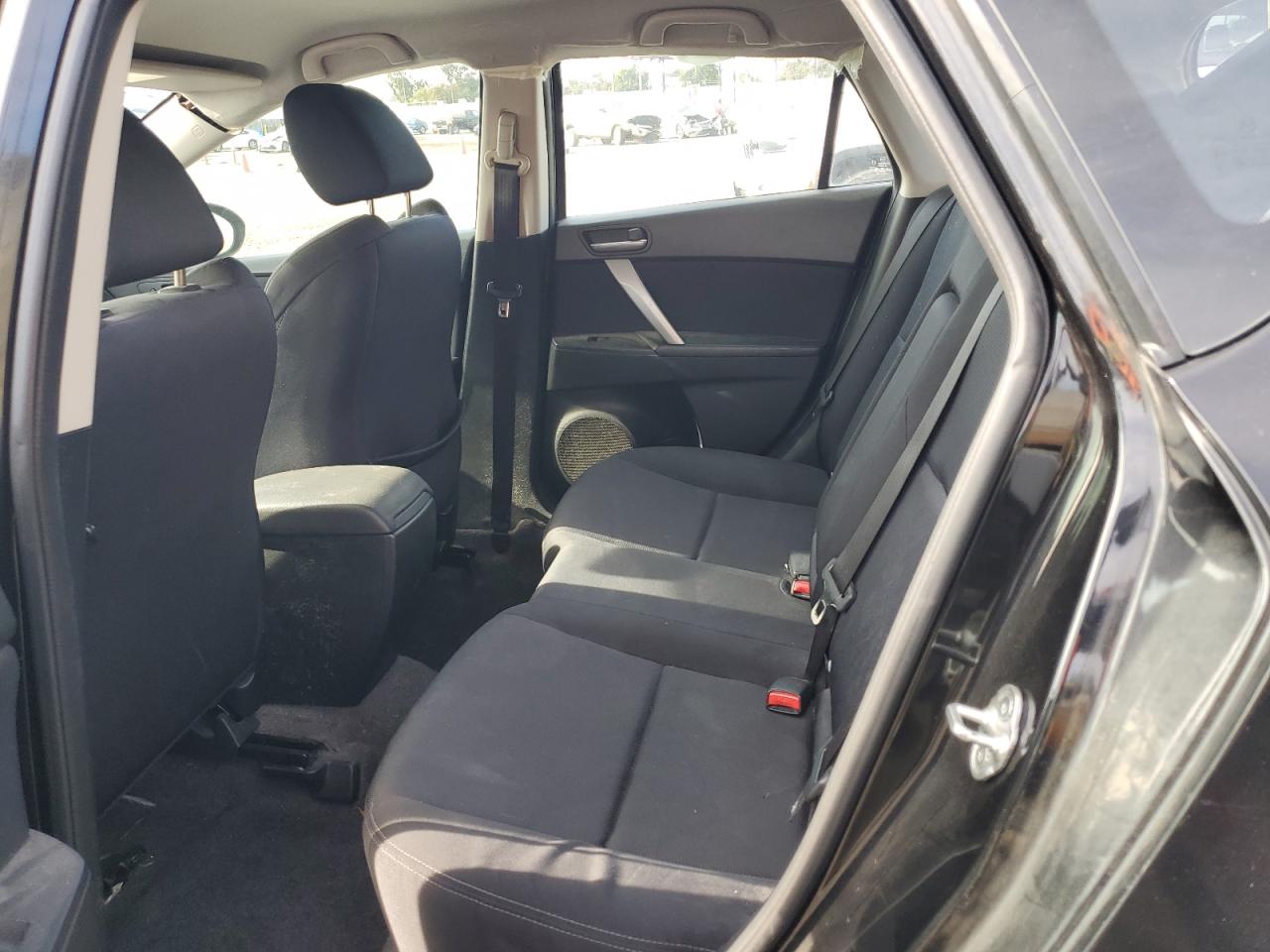 2011 Mazda 3 - Image 10