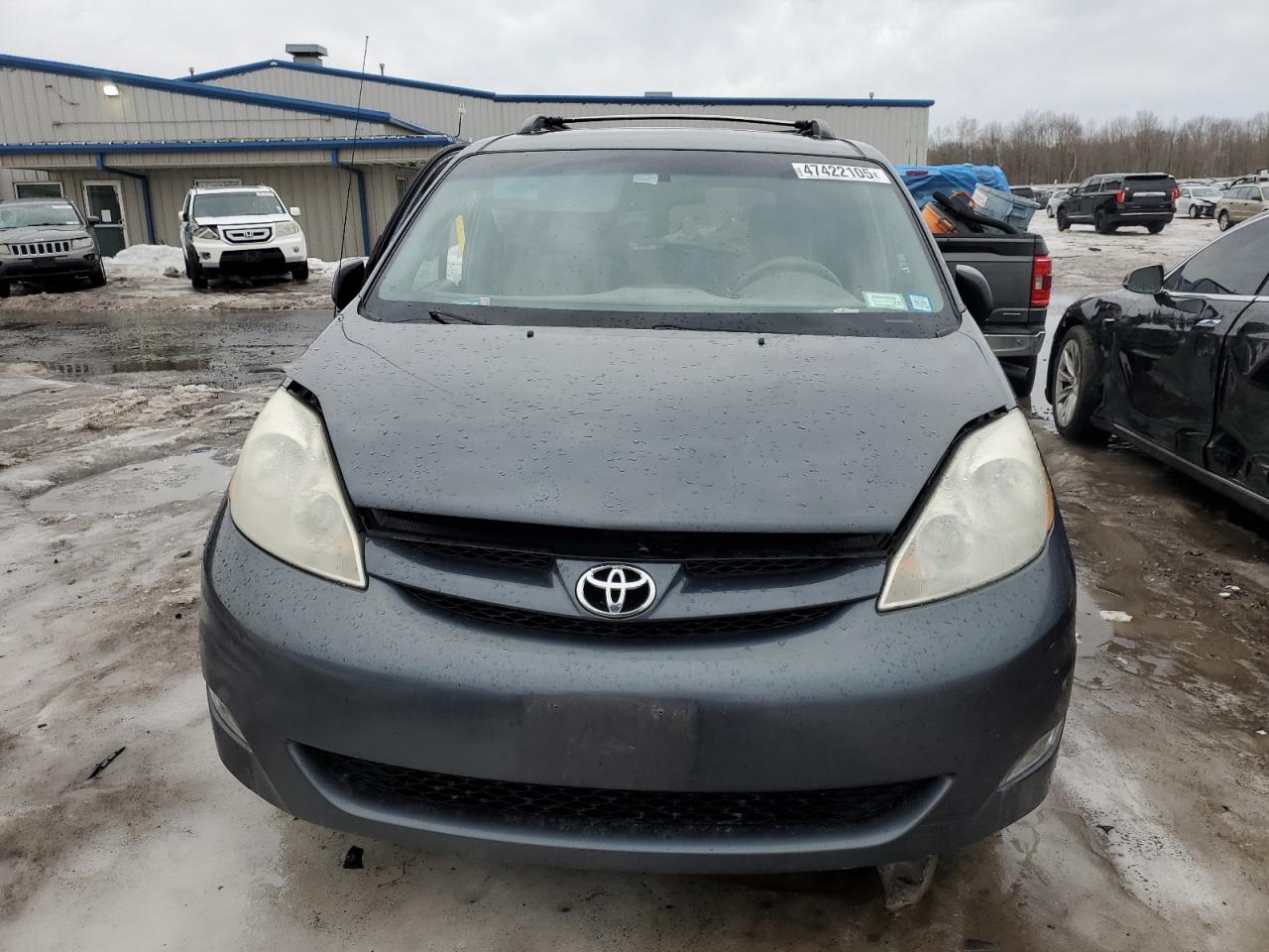 2009 Toyota Sienna - Image 5