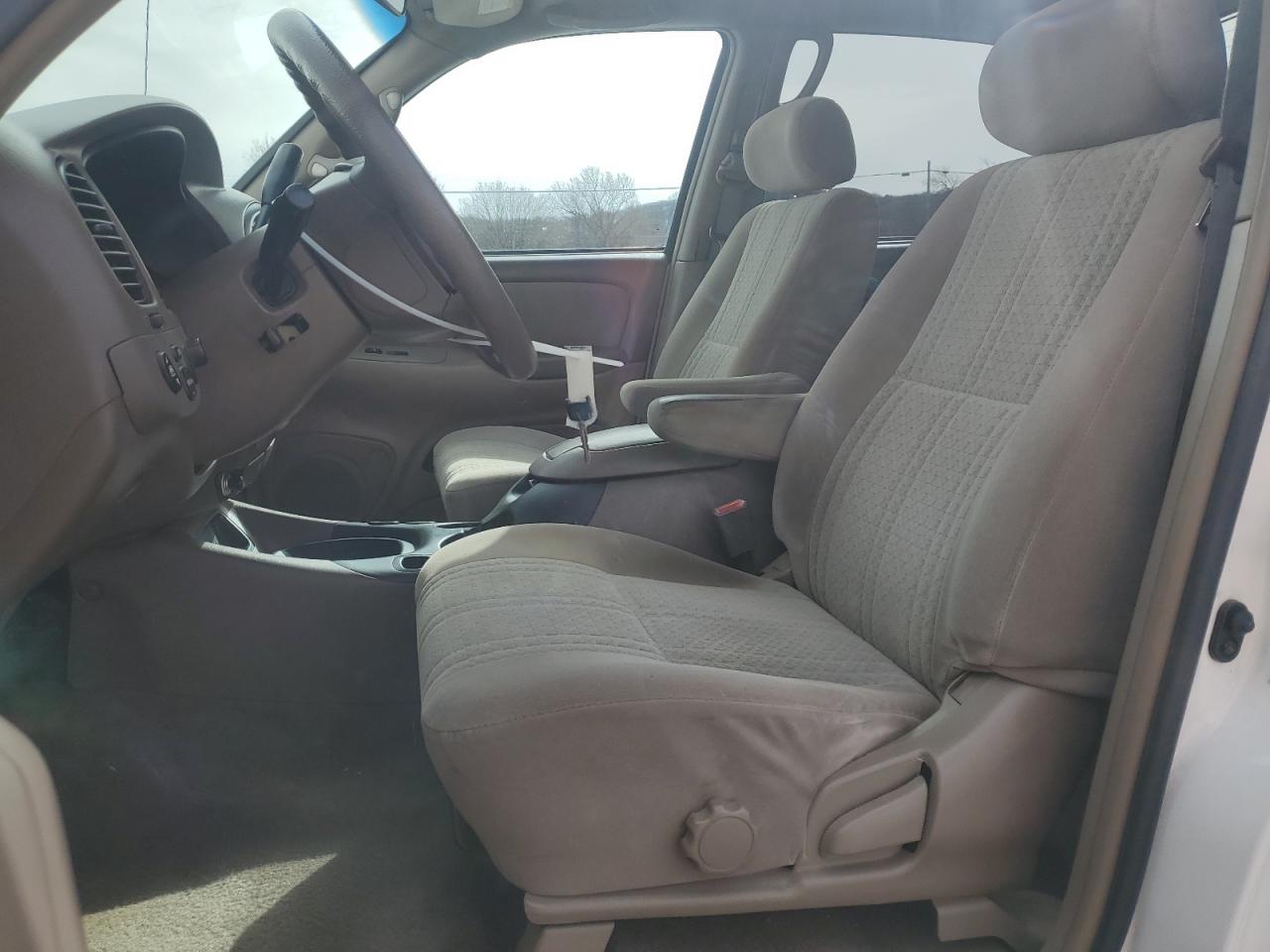 2004 Toyota Tundra - Image 7