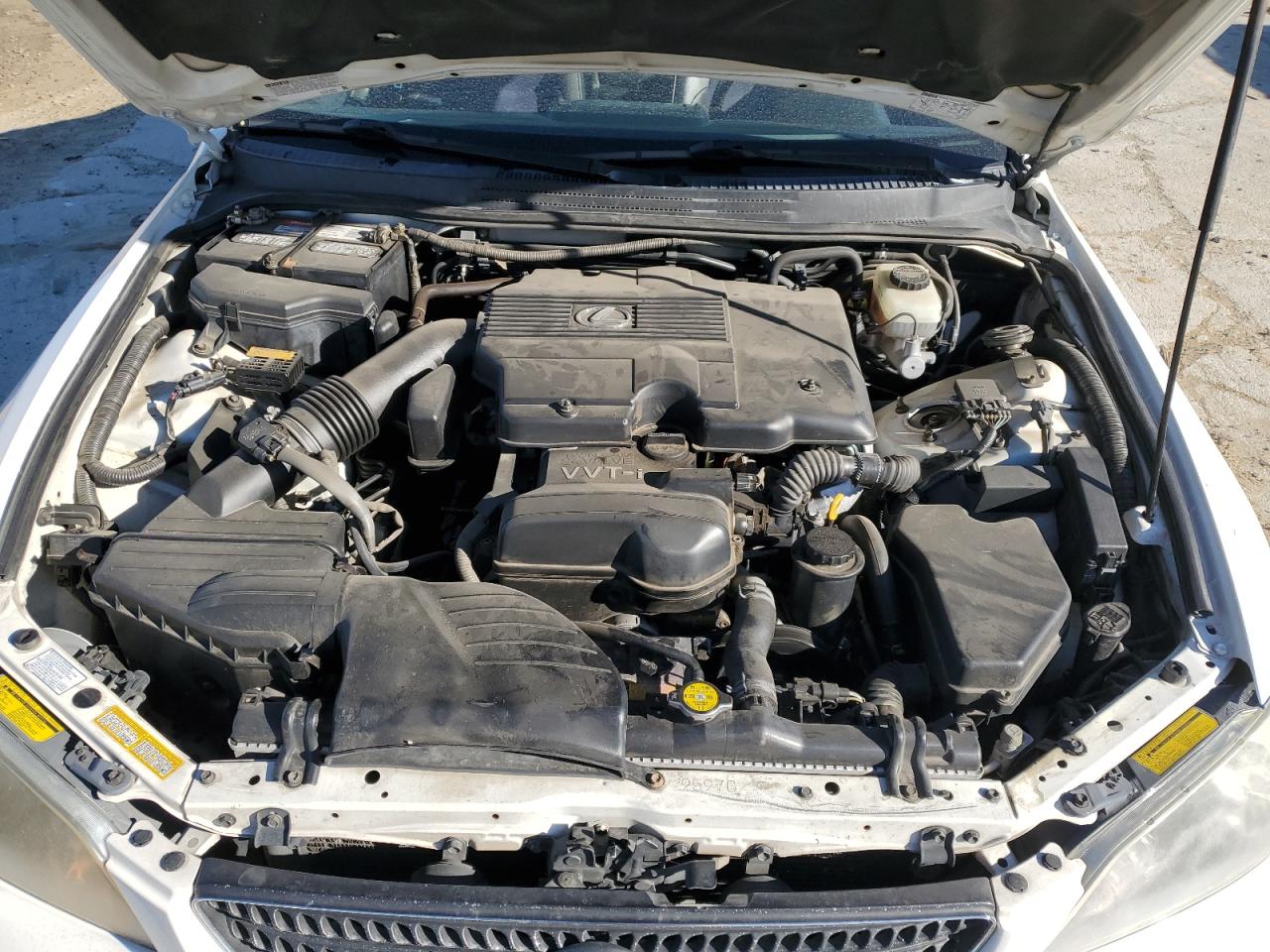 2005 Lexus IS - Image 12