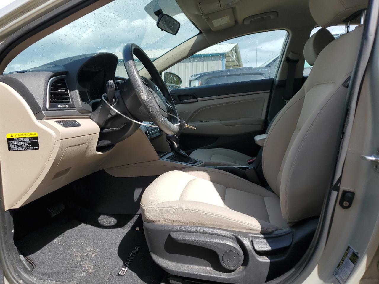 2017 Hyundai Elantra - Image 7