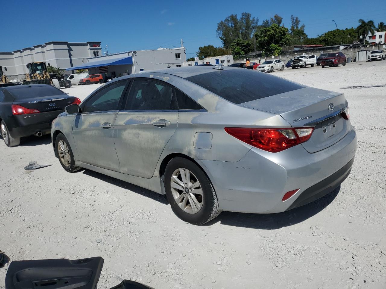 2014 Hyundai Sonata - Image 2