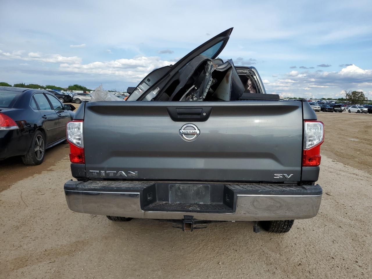1N6AA1EK4HN532476 NISSAN TITAN 2017