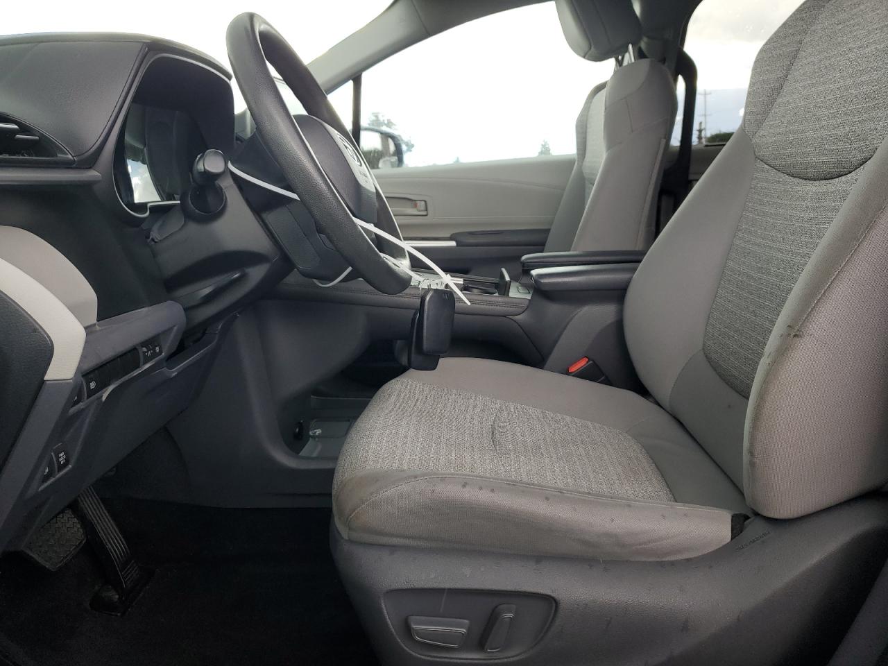 2021 Toyota Sienna - Image 7